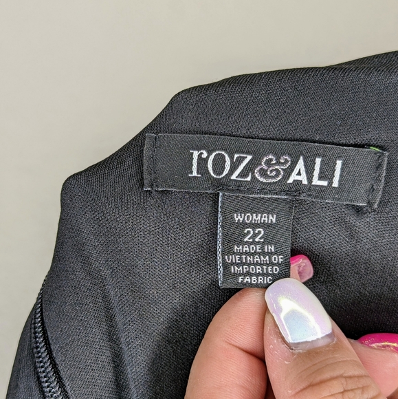 Roz & Ali Black and White Sequin Plus Size Dress - Picture 2 of 7